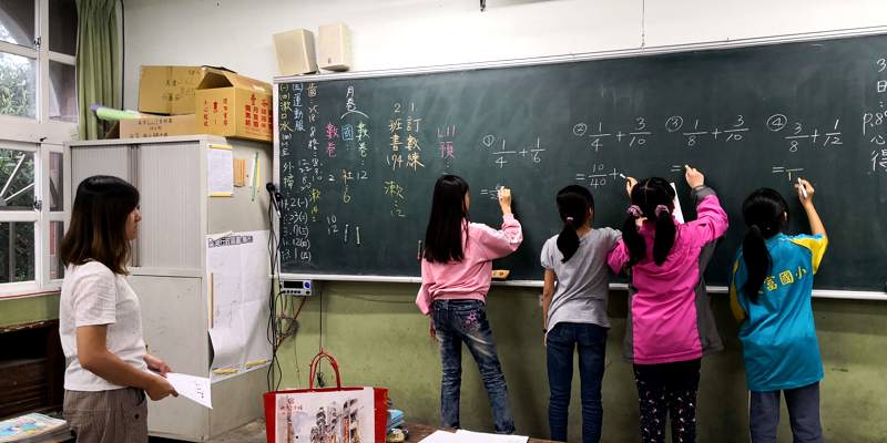 107學年度民富國小數學成長班上課寫真2