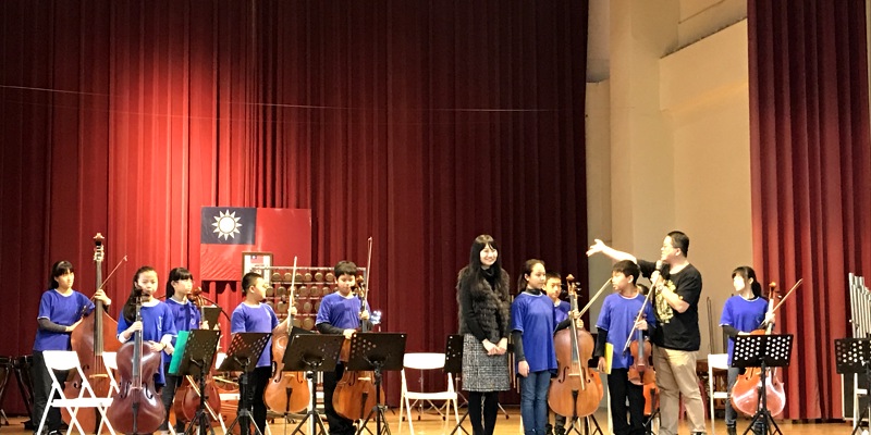 國樂學生發揮技巧演奏，個個努力展實力