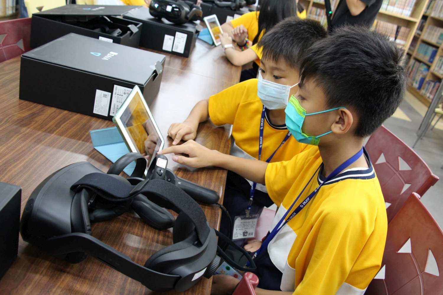 竹市校園教室辦公室設置無線網路達100％創全國之先！　再購9400台pad讓「生生用平板」活動照片