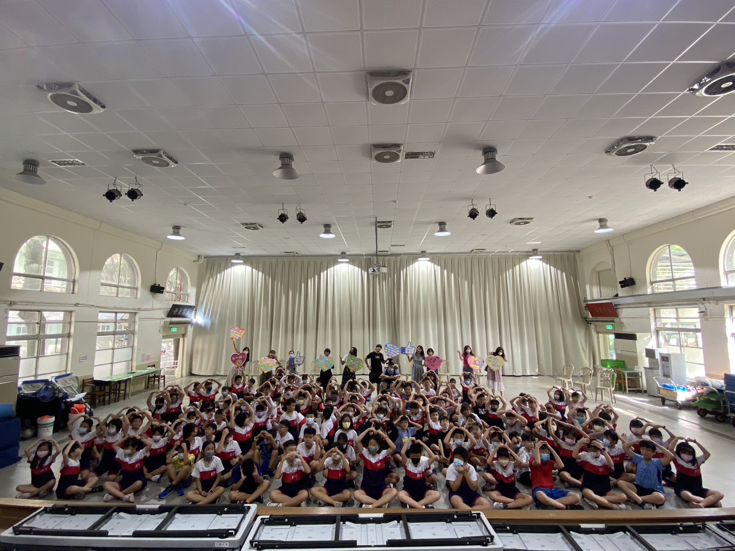 新竹國小教師節活動考驗默契傳遞感謝活動照片