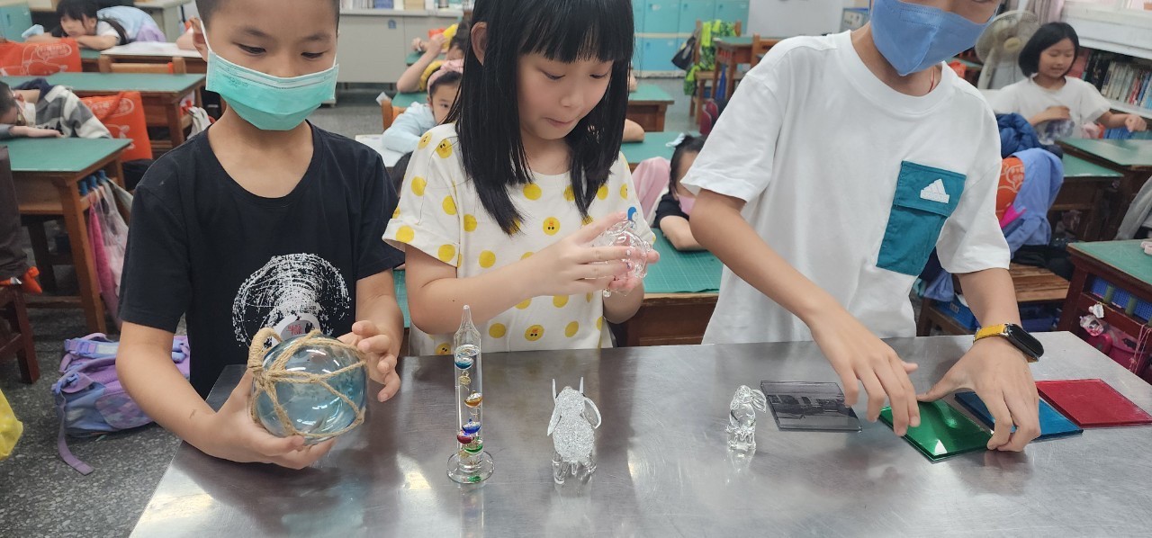 112學年度「玻璃教具箱」運用.新竹市三民國小三年級班群美感教育計畫推廣-1活動照片