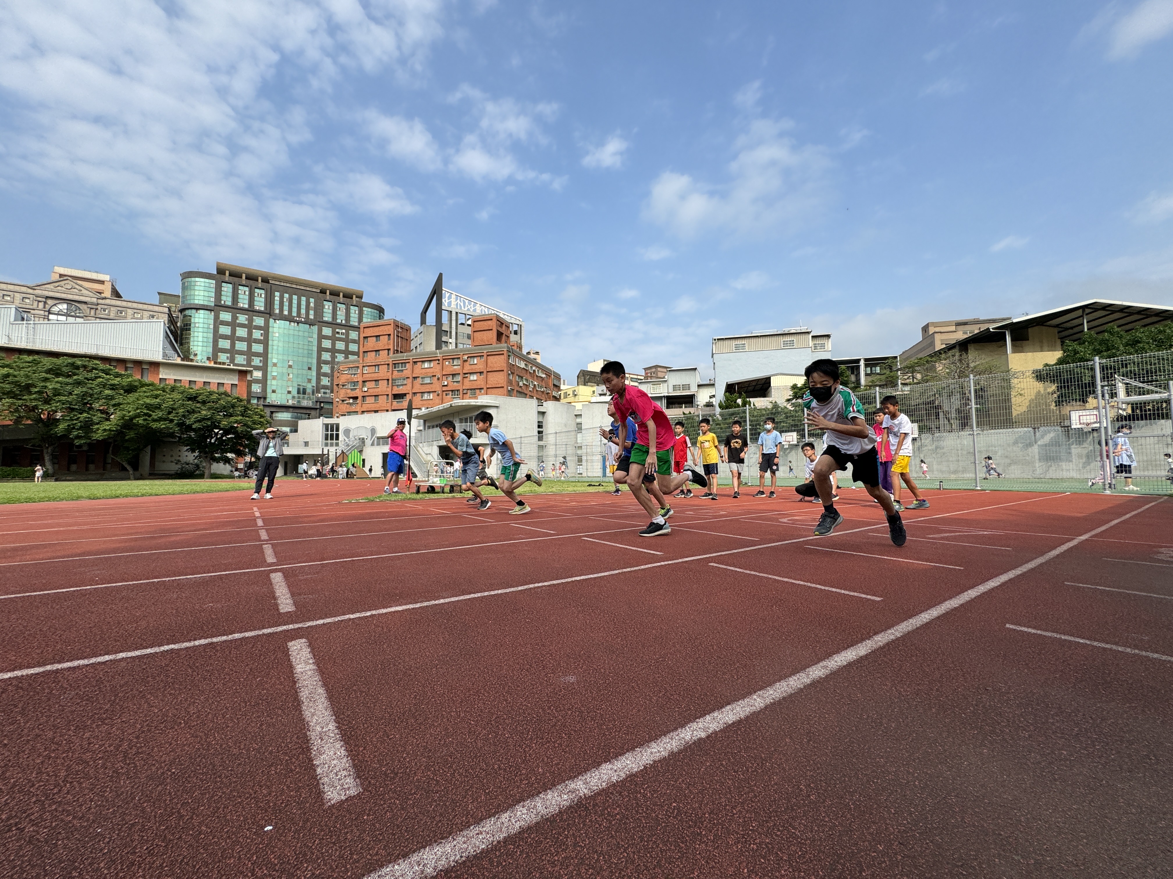 本校辦理113年校內田徑菁英賽提升學生運動能力活動照片