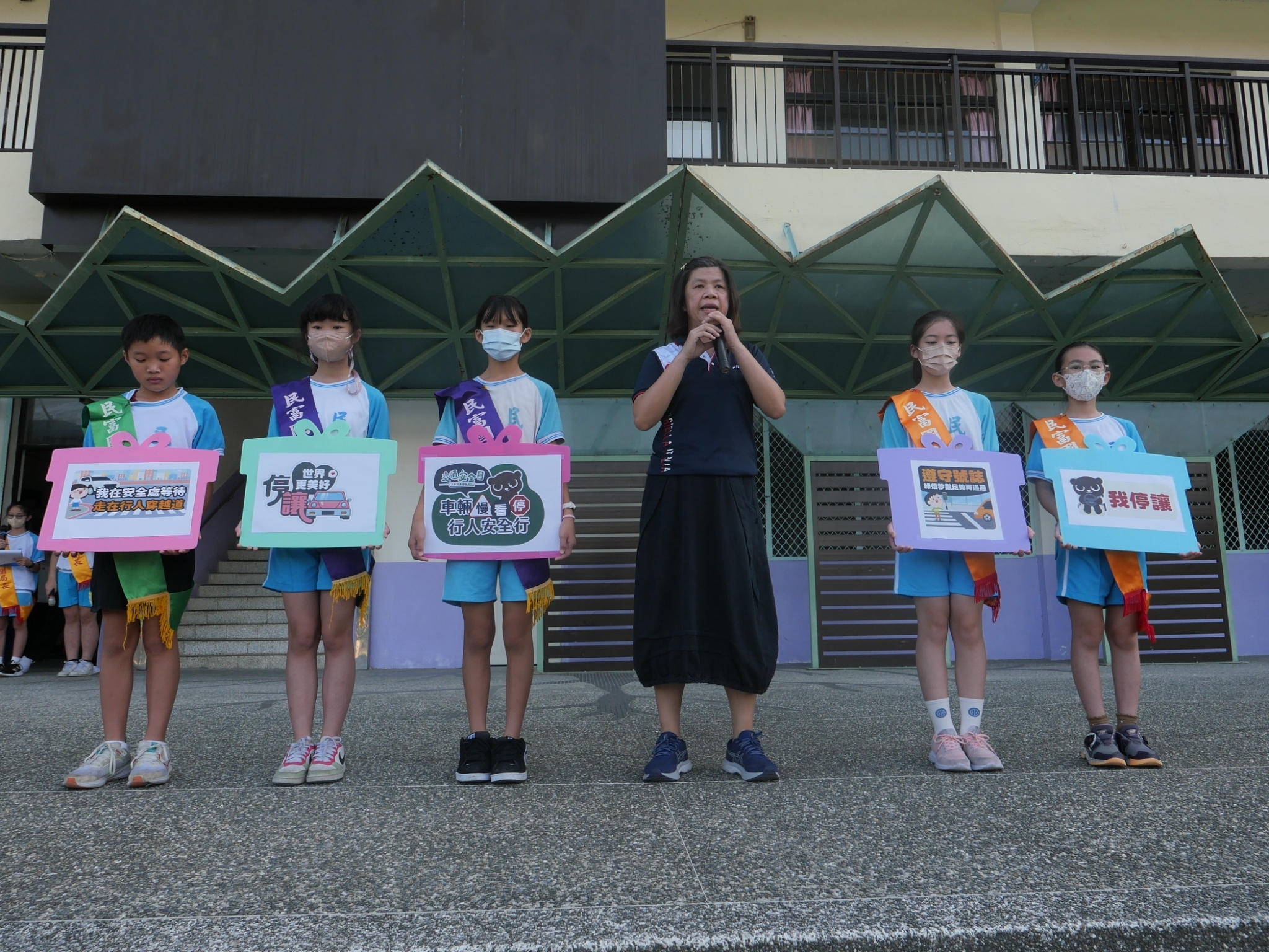 1130920民富兒童朝會~交通安全月宣導活動照片