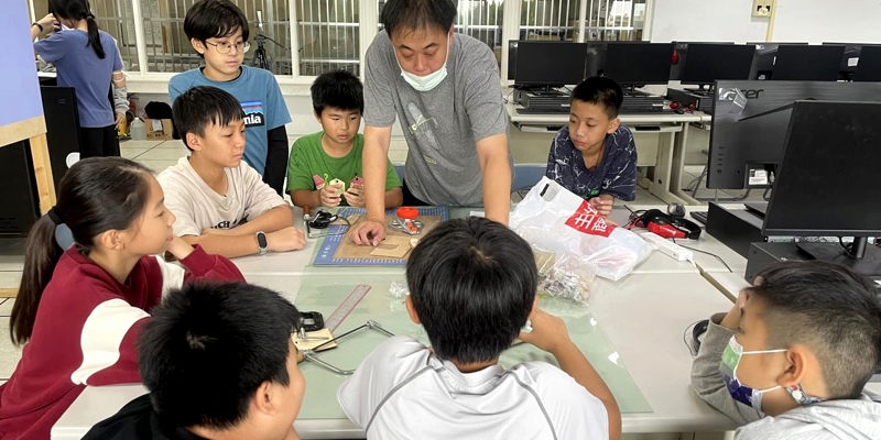 貓咪盃 + 科技創作三路開打：香小三組競賽培訓全面啟動！