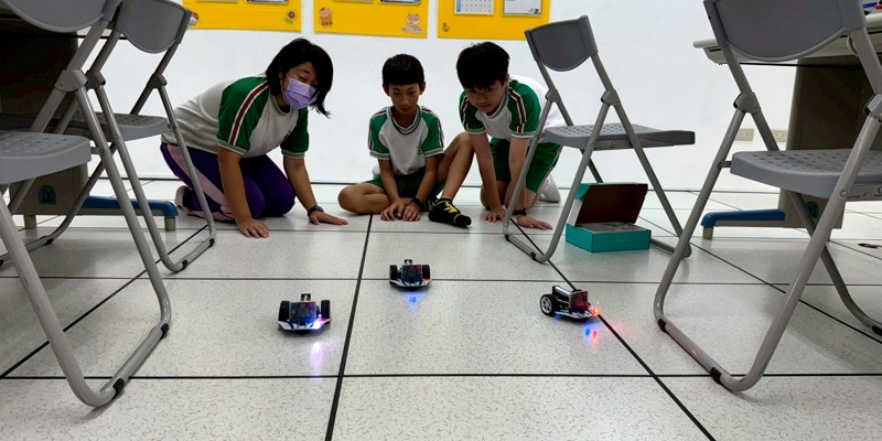 跨越螢幕的程式教育~Q霸小車培養動手做與解題力