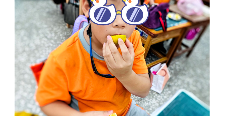 一起來認識今天午餐的截切水果-柳橙