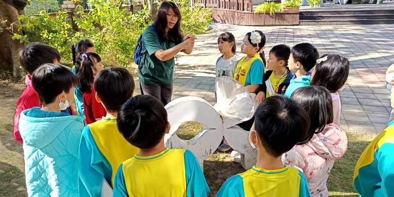 舞蝶課程(4)：校園植物與蝴蝶的實地觀察