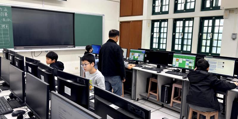 學會思辨與查證，才能看見真實的風景－與AI交朋友的第三堂課