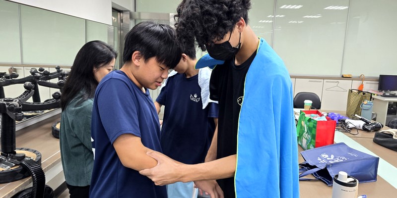 內湖國中114-1 技藝班(家政職群)第七次課程(11/06)：美髮(指壓按摩與洗髮技巧)