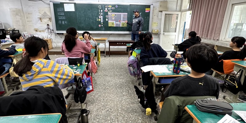 🚦南隘國小交通安全教育｜路口磁版學習體驗