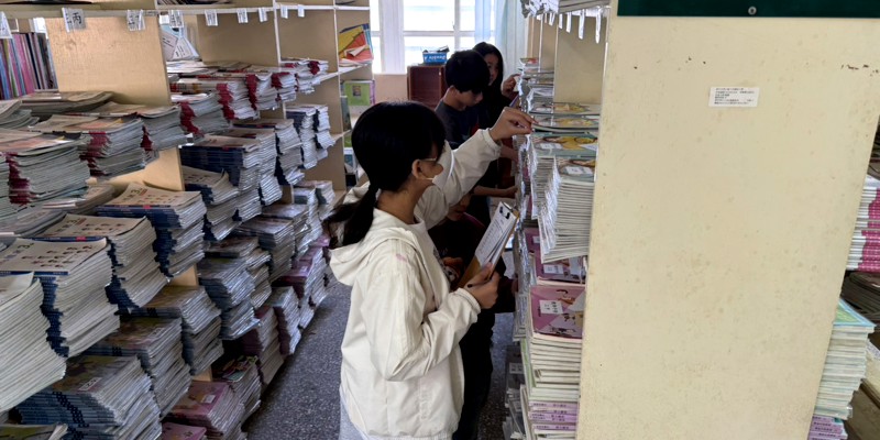 六年級學生協助教科書歸還與發放事宜