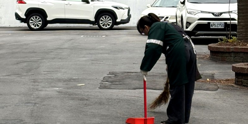 寒假維護校園好環境~