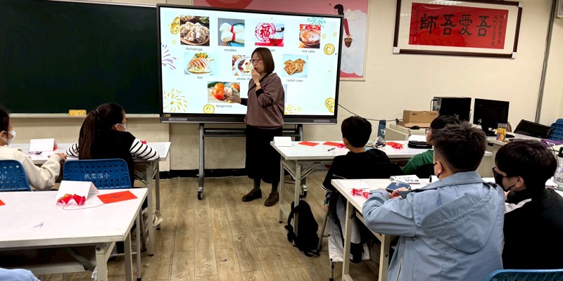 民富國小舉辦「Think & Speak英語寒假營隊」　從節慶走向世界公民