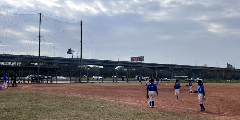 左岸球場寒訓啟動！基層棒球紮根 陪孩子練出好球