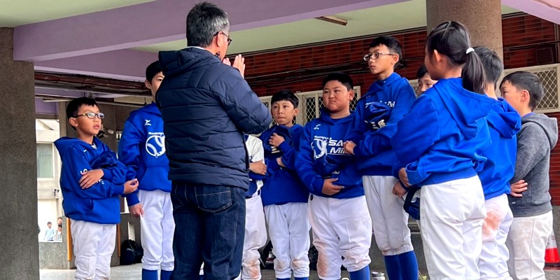 紅土上的初試啼聲：揮灑純粹的棒球魂