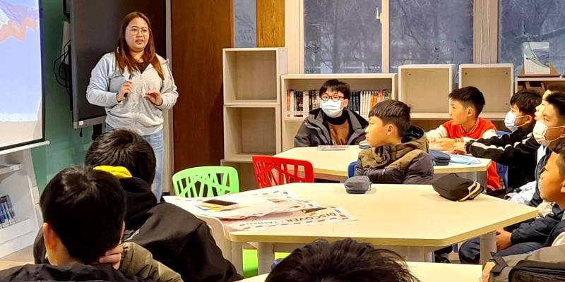 開學後的早自習：五年級進行跨海文化之旅行