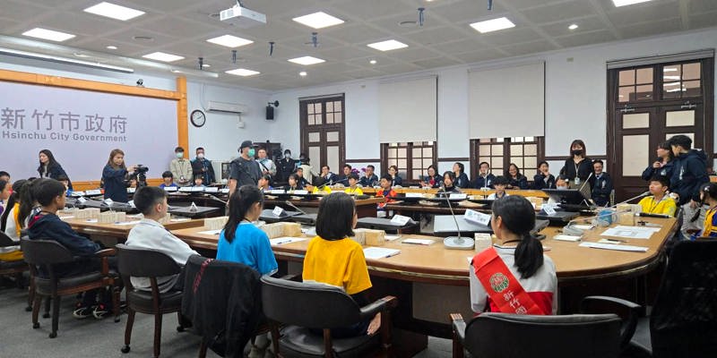 高市長接見32校小市長｜民主程序凝聚兒童節願景