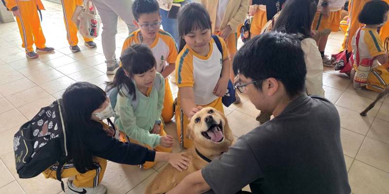 「聞聞拳頭交朋友」——東園國小312班參訪動保園區，種下尊重生命的種子