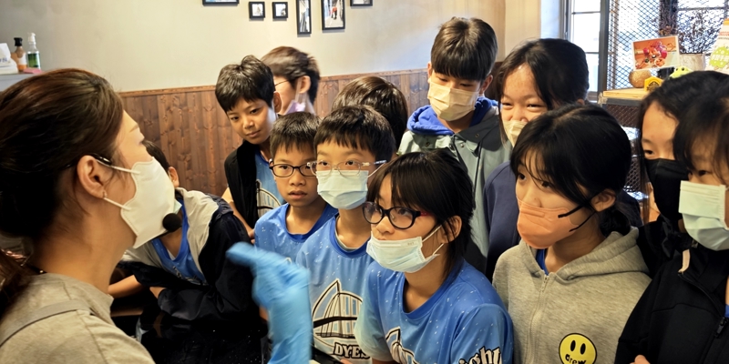 609班香山職業探索趣：動手做核桃酥與奶茶的精彩體驗