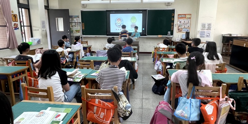 為愛朗讀到三庚~~用點心人物的變身術