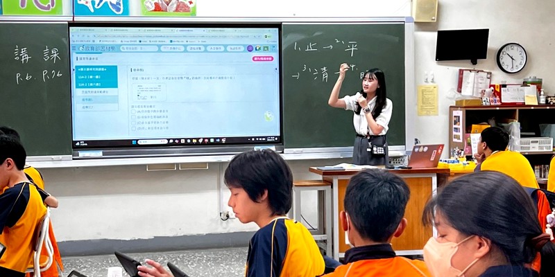 國文科公開授課　SWOT 跨領域遷移　文言文從背誦走向分析評鑑