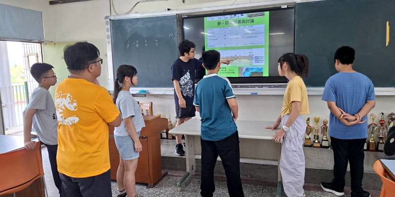 港南國小參加新竹市第44屆科展比賽~雷霆下的寧靜~