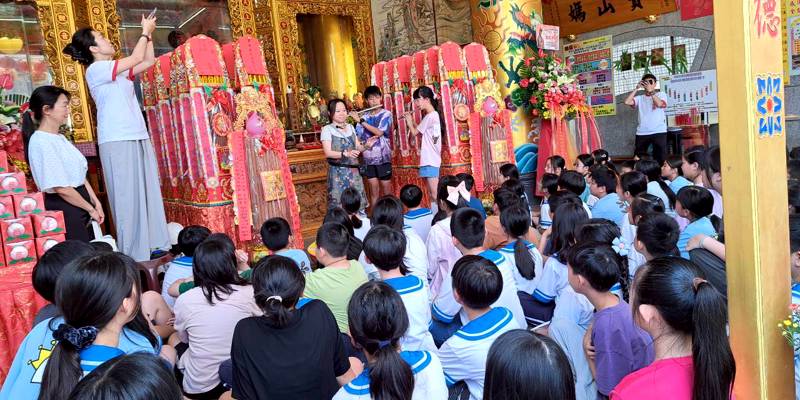 青小美聲天籟阿爾發合唱團 天坡府媽祖廟獻唱