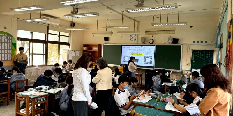 跨越時空的科學對話：生物課帶領學生化身「孟德爾」探索遺傳密碼