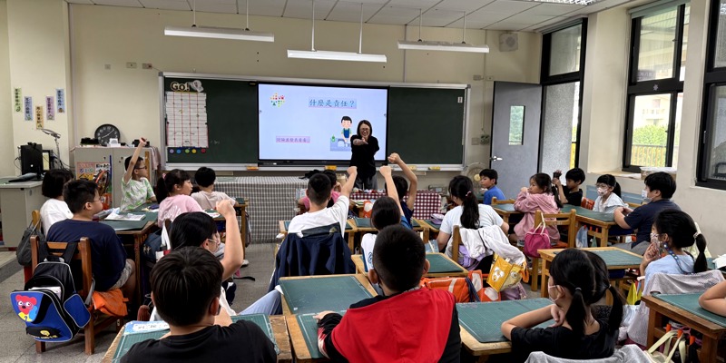 關東國小114學年下學期「法治教育律師入班」活動-308