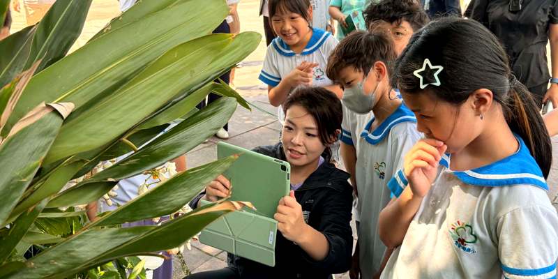 竹市首座「生生有平板」基地！高虹安市長親臨青草湖國小 啟動AI智慧教育新紀元