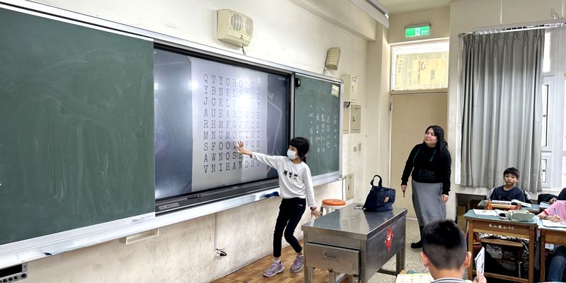 數位科技翻轉課堂！本校開箱114學年度市府統購教學軟體 師生互動熱絡成效斐然