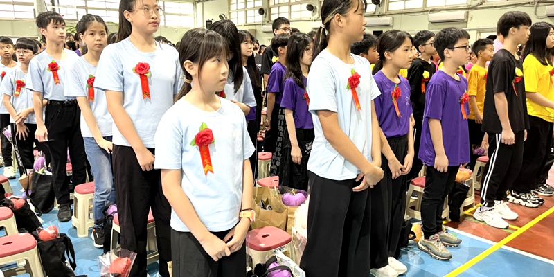 新竹市西門國小第72屆畢業典禮〜頒發畢業證書暨校園生活回顧