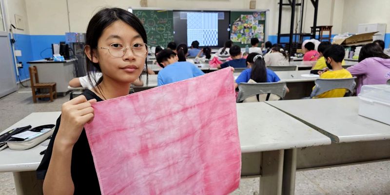 南寮國小五年級藝術課~個性頭巾紮染
