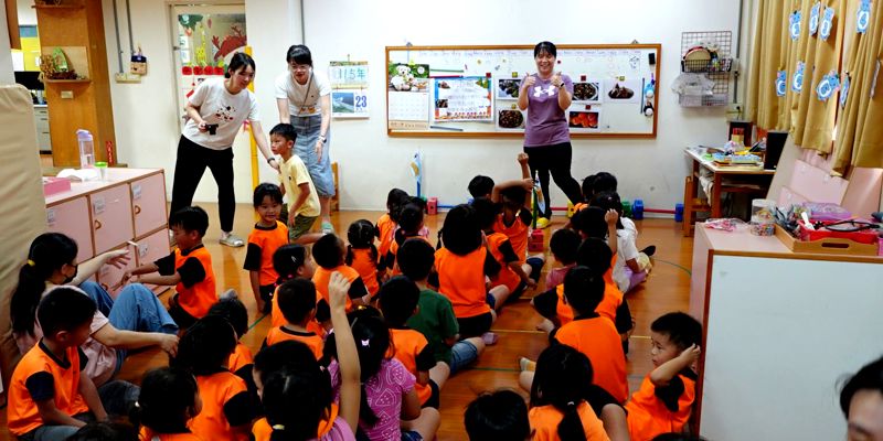 呼拉圈變龍舟！虎林附幼端午「台語×體能」