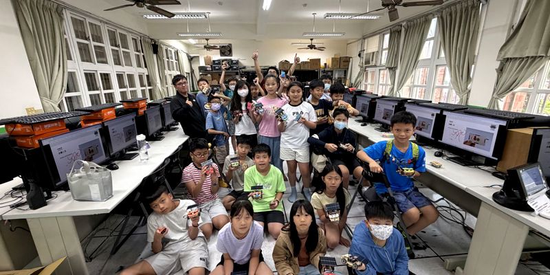 新竹市民富國小夏令科技營隊　學童動手組裝太陽能車體驗綠能科技第二梯