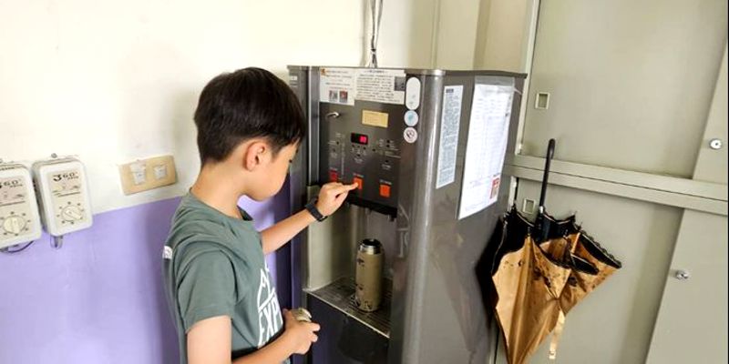 114學年度下學期民富國小品德教育教學：二年級｜禮節－《不同場合使用適當的禮節》