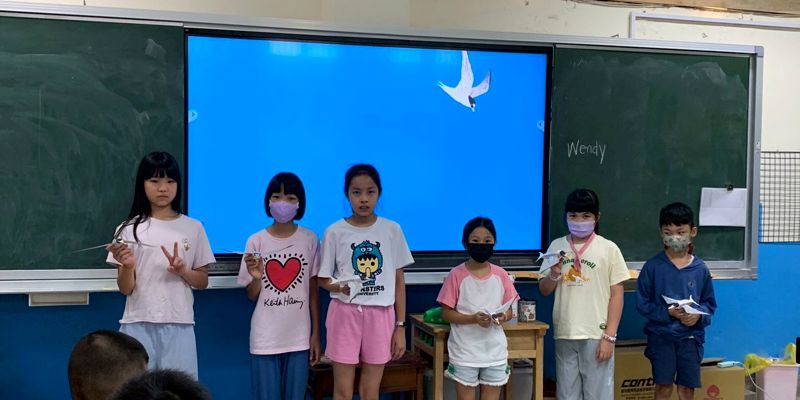 夏日樂學英語營 Day 6｜跟著繪本學英語，動手探索大自然！