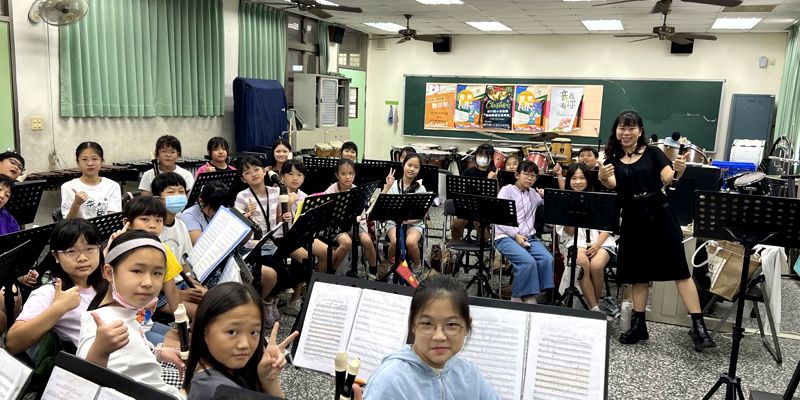熱情抗酷暑！直笛團悠揚樂音迴盪夏日校園