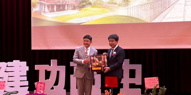 薪火相傳，承先啟後：建功高中新卸任校長交接典禮