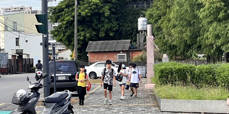 水源國小鼓勵學生走一段路上學