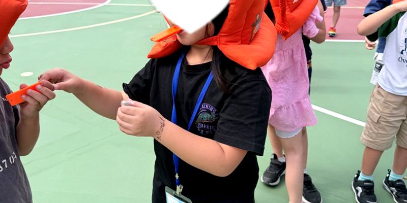 小一防災初體驗！南隘國小新生演練趴下掩護，建立防護好觀念