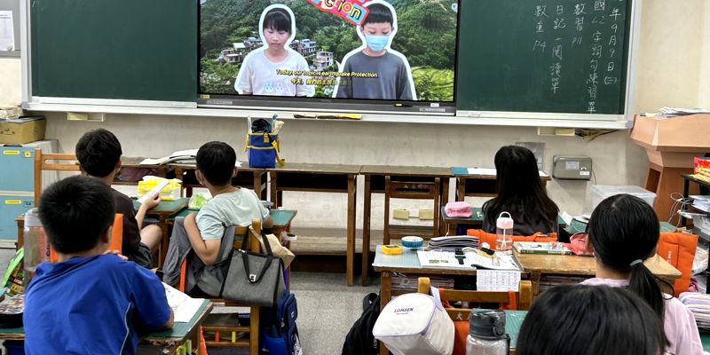 英文日結合防震教育　學習英語也學會保護自己