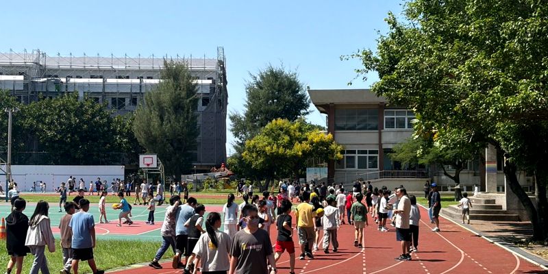 運動99．健康久久——南寮國小師生走出教室，一起動起來