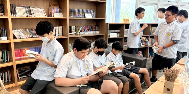 漫畫中的一句話　703密爾班晨讀走進圖書館尋找閱讀感動