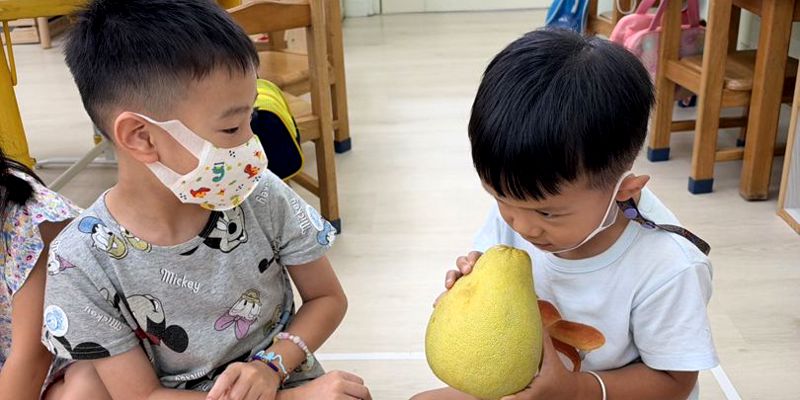 柚香飄校園！香山國小海馬班創意歡慶中秋佳節