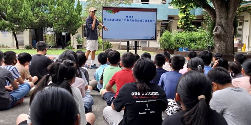 平平安安上放學！交通安全宣導：解析路口風險，守護通學路