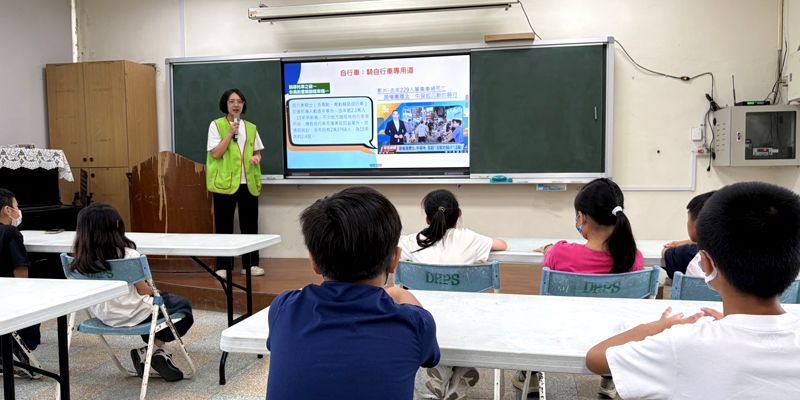 創世基金會保腦宣導：遵守道路規範，安全通學趣