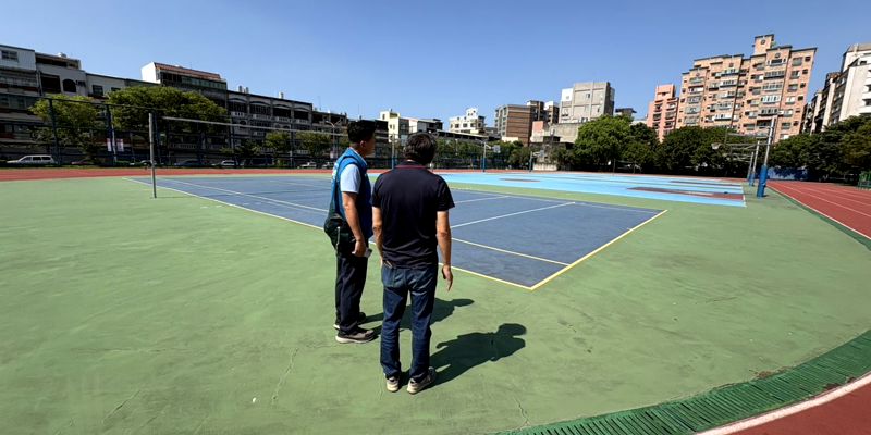 深化校園安全與運動環境！竹光國中配合市府與市議會辦理「操場及中央球場財產報廢」現場會勘