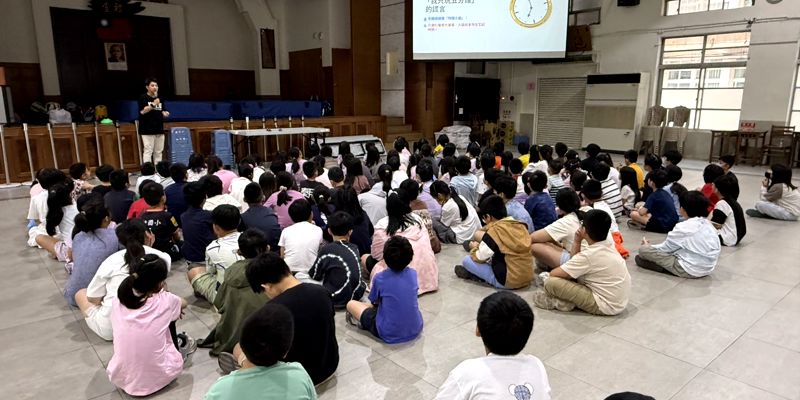 健康上網不迷網！新竹市衛生局走進新竹國小 辦理四年級網路成癮講座