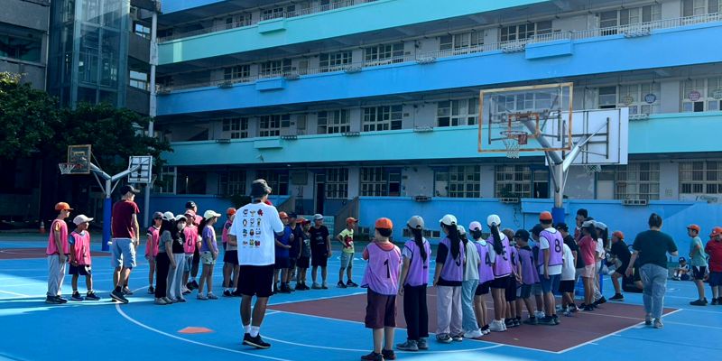 內湖國小校內競賽---五年級樂樂棒球